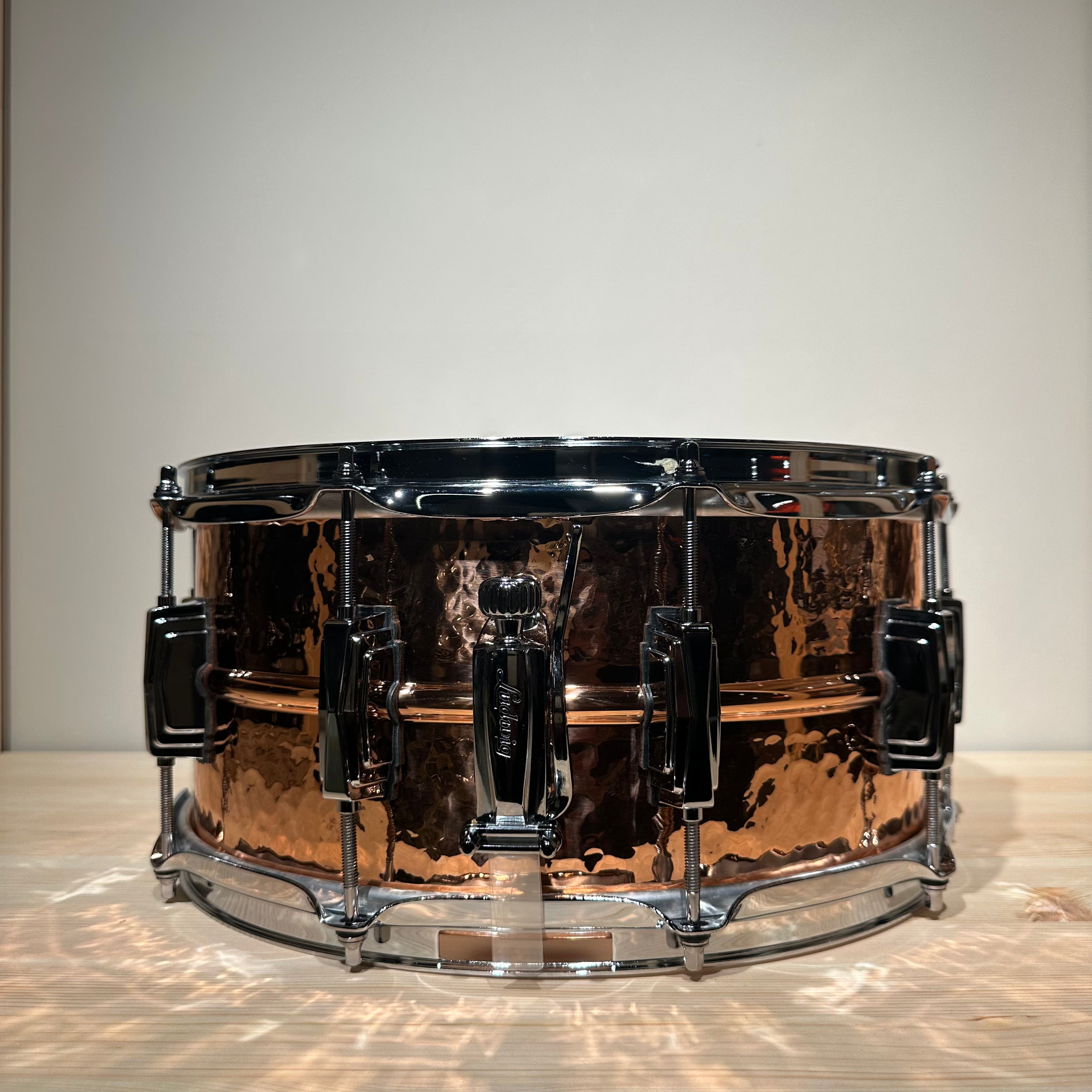 Ludwig LC662K 6.5x14inch Copperphonic Snare Drum, Hammered Shell, Iugs