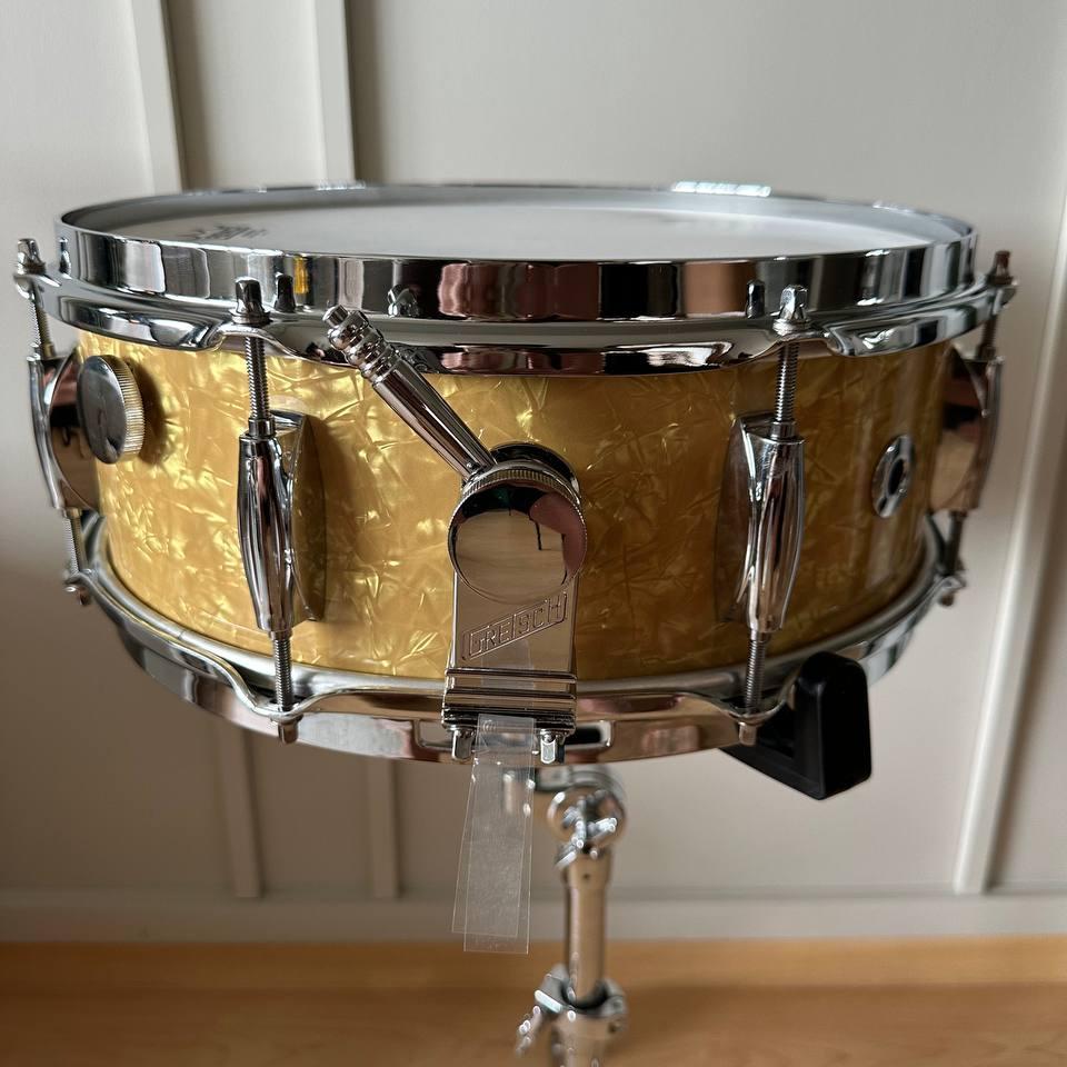 [Preloved] Gretsch BroadKaster Antique Pearl Snare Drum