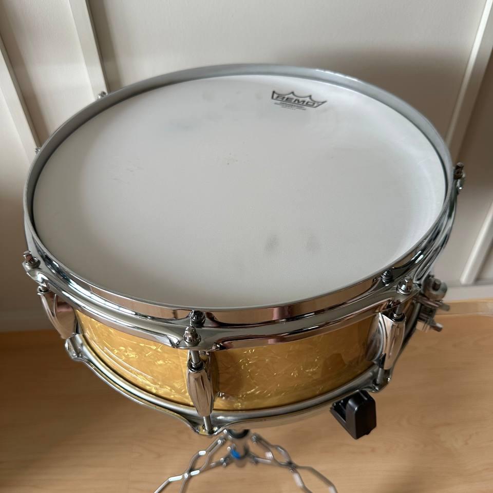 [Preloved] Gretsch BroadKaster Antique Pearl Snare Drum