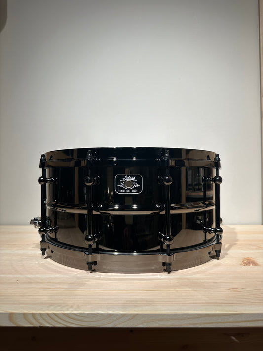 Ludwig LU6514 6.5x14inch Universal Brass Snare, Black Nickel Plated Shell