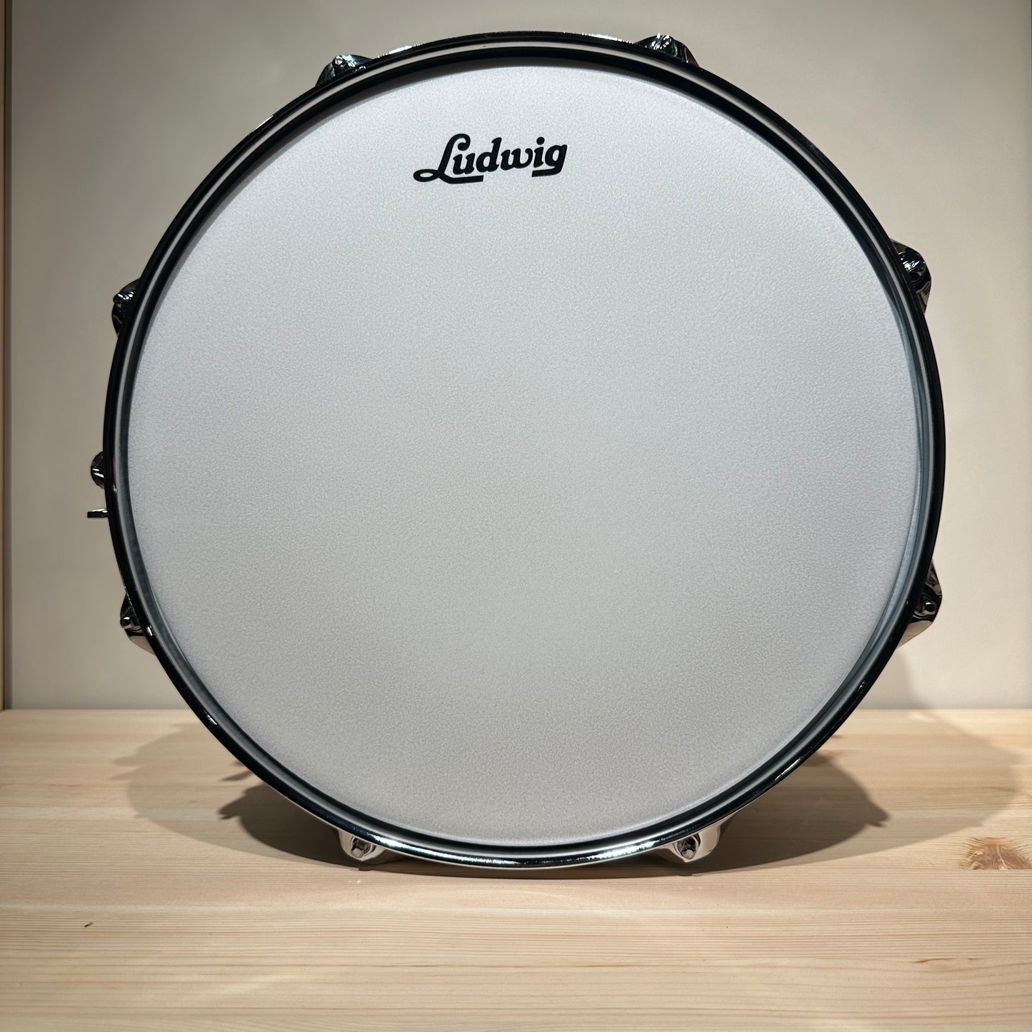 L14-LU0713CDIR Ludwig LU0713C 7x13inch Universal Brass Snare, Black Nickel Plated Shell