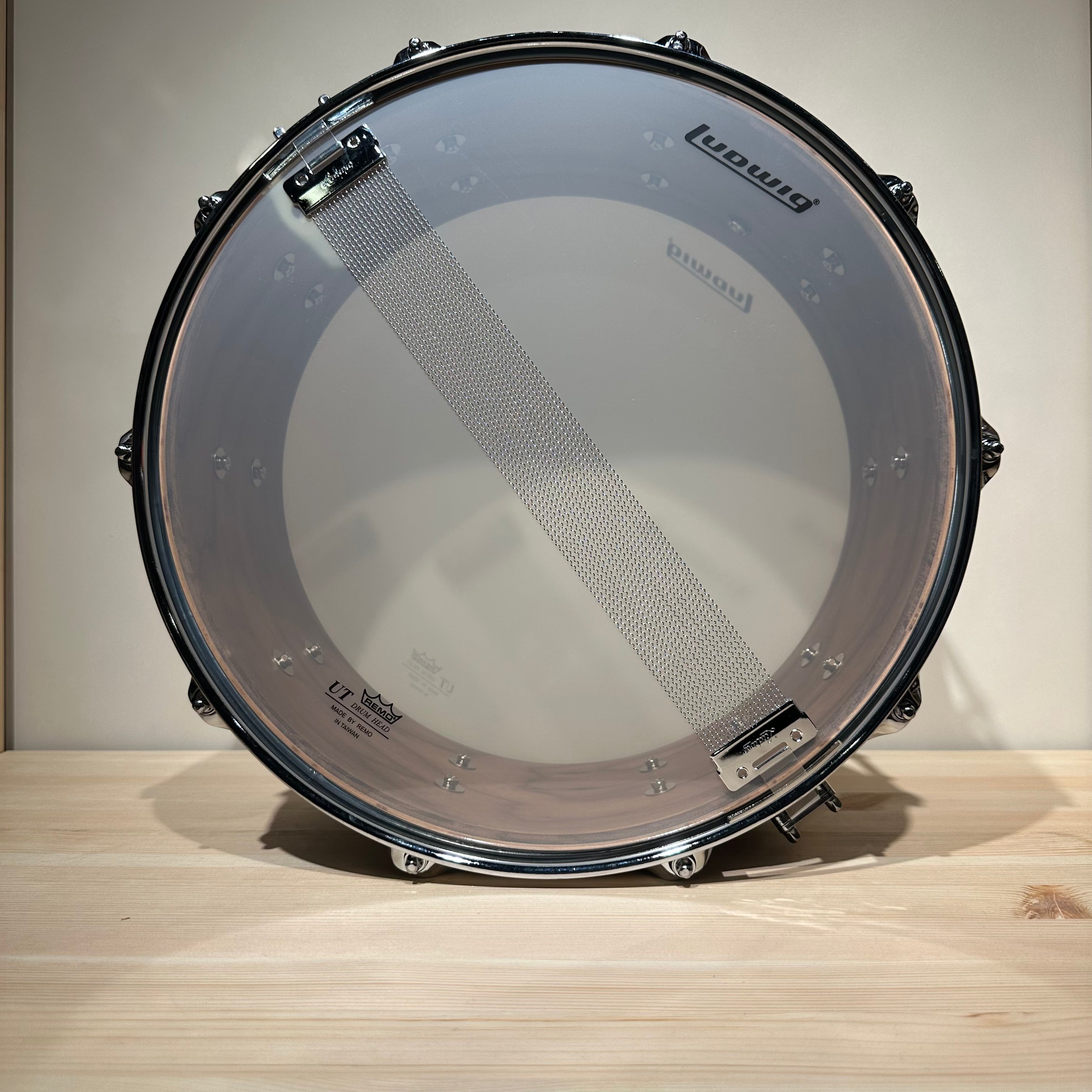 Ludwig LU6514WA 6.5x14inch Universal Wood Snare Drum, Walnut Burl