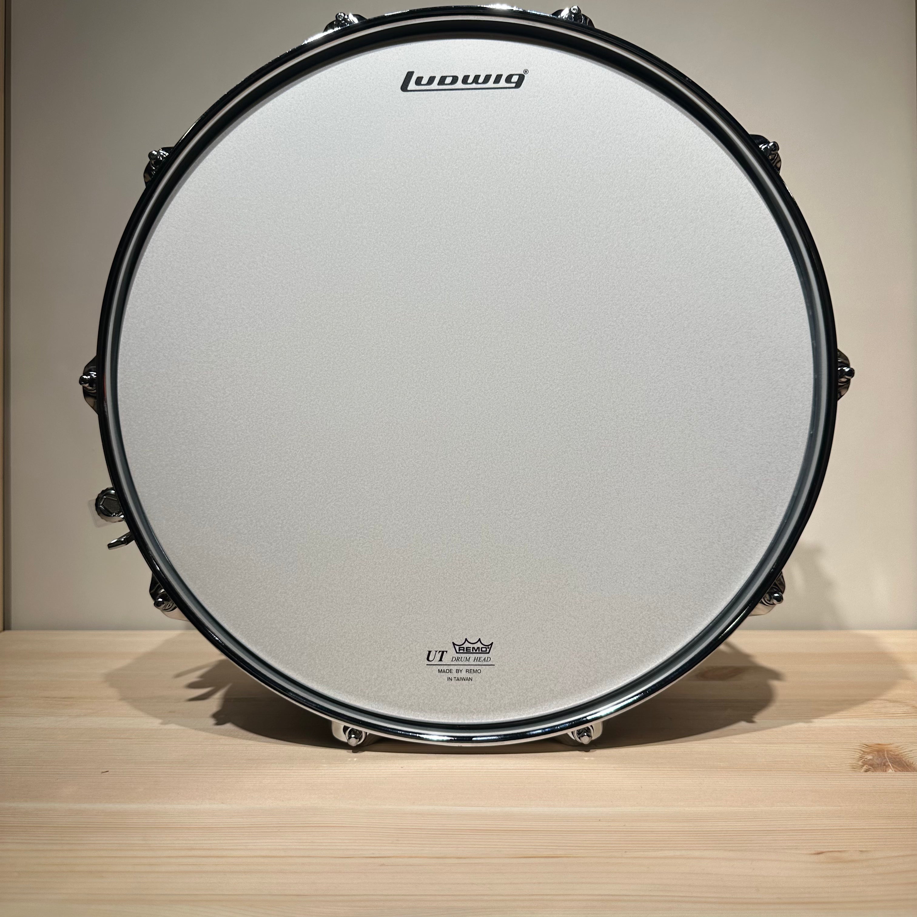 Ludwig LU6514WA 6.5x14inch Universal Wood Snare Drum, Walnut Burl